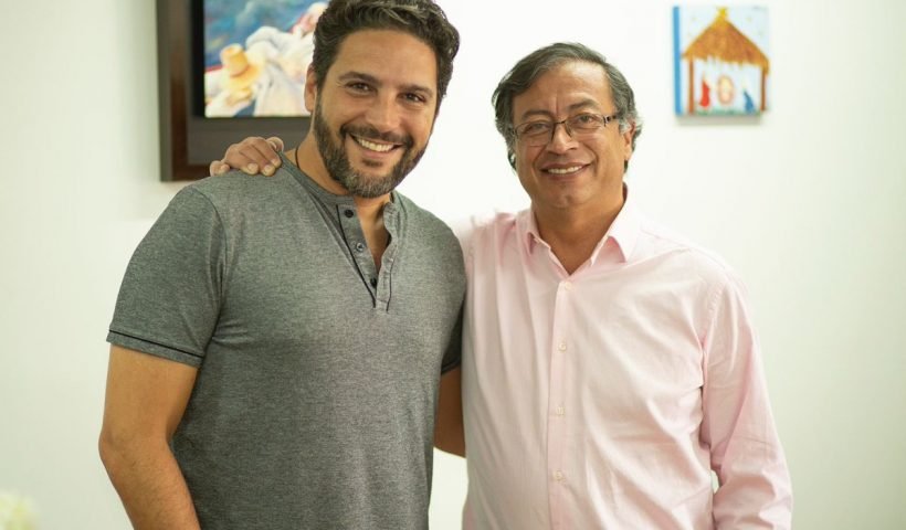 El famoso actor y presentador Barranquillero Agmeth Escaf anunció que se lanza al ruedo político con ayuda del "Pacto Histórico" de Petro.