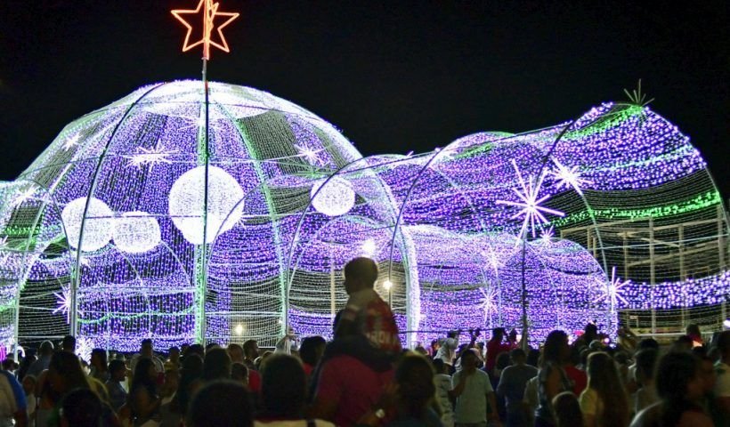 La magia de Barranquilla inspira el alumbrado de navidad. Desde mañana calles, parques, lugares emblemáticos estarán llenos de luces.